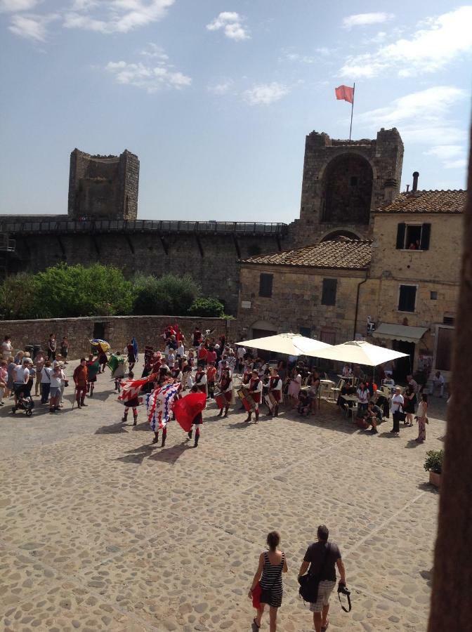 B&B In Piazza Monteriggioni Exterior foto